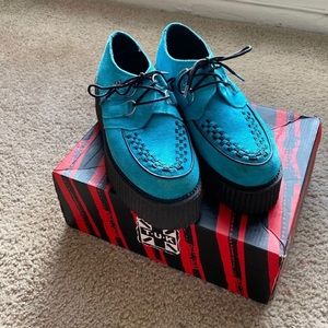 TUK Torquiose Creepers